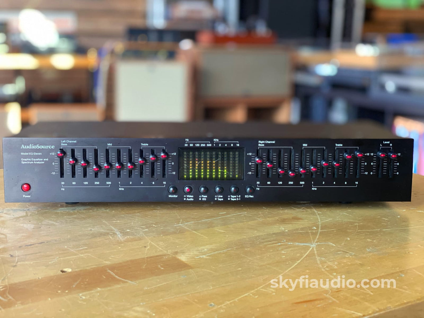 AudioSource EQ 11 Vintage 10-Band Graphic Equalizer w/Spectrum Analyze