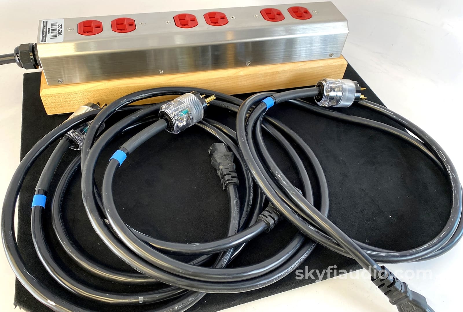 Av Options Ultra-Hbl - Plus 3 Xtibia Deep-Cryo Power Cords Conditioner
