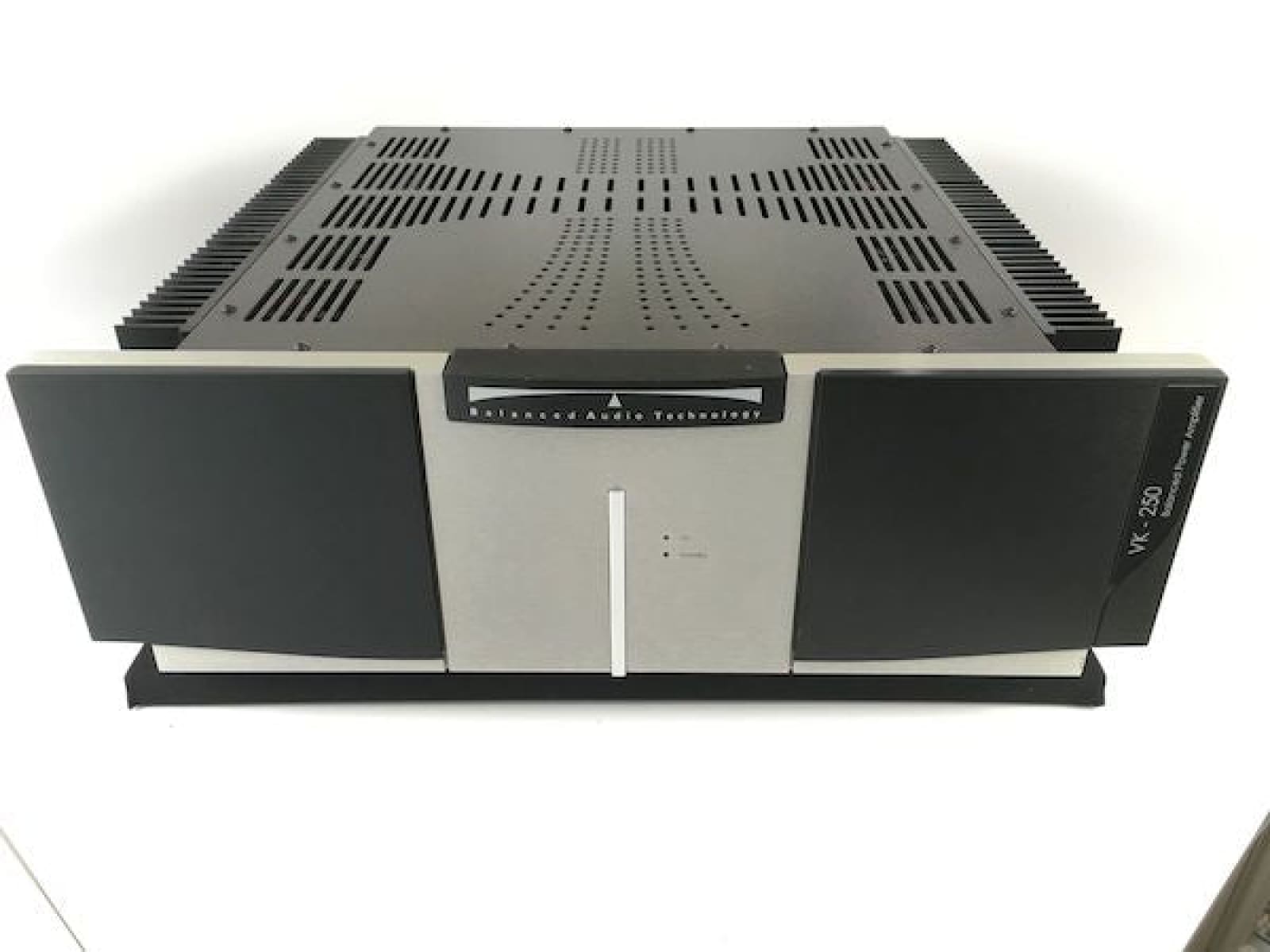 Balanced Audio Technology Vk-250 Solid State Amplifier 250W