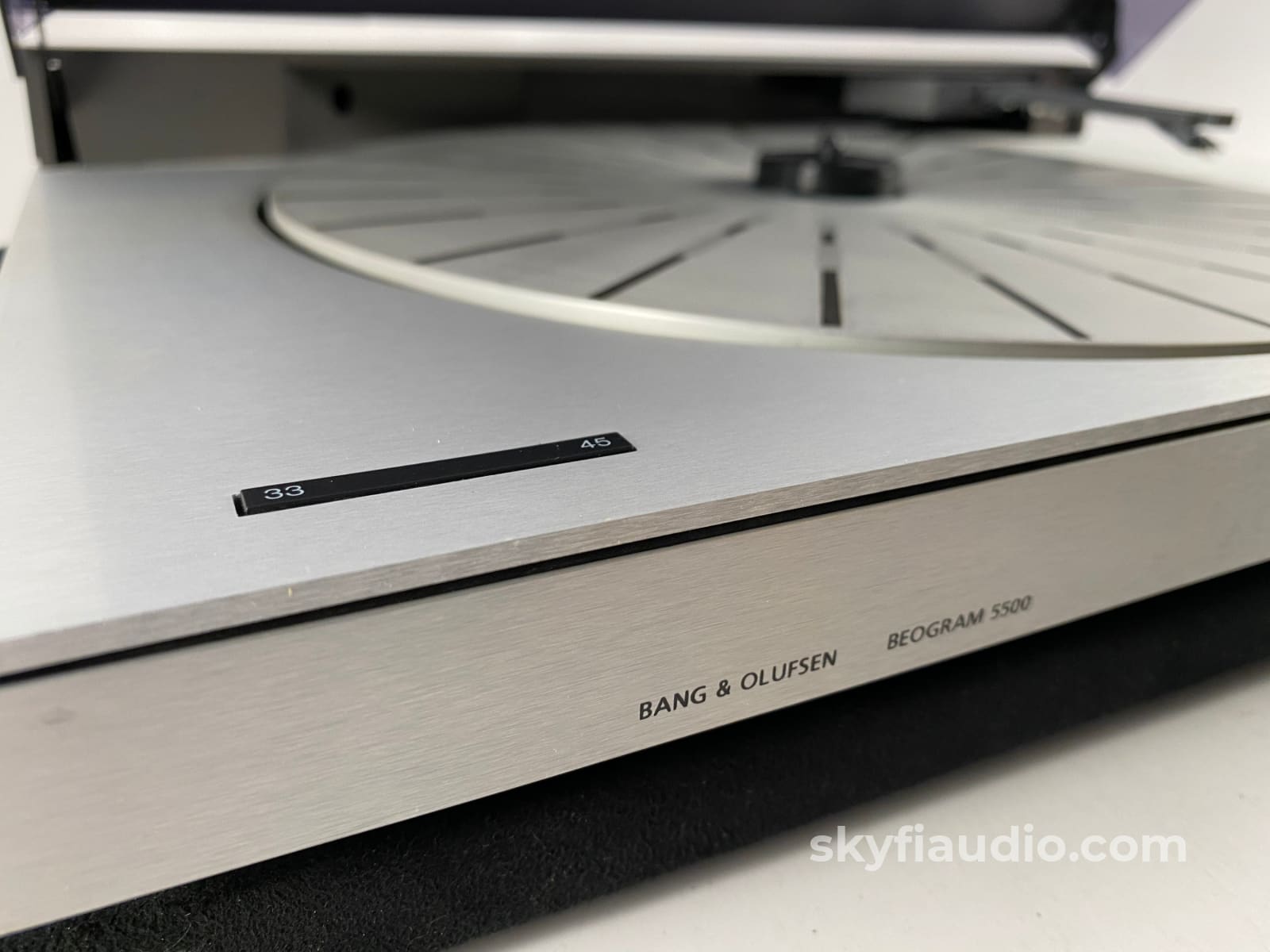 Bang & Olufsen (B&O) Beogram 5500 - Linear Tracking Automatic Turntabl