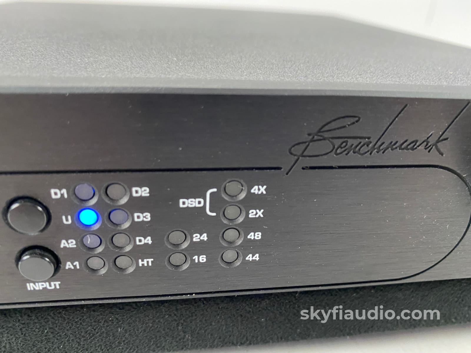 Benchmark Dac3 L - Dsd Reference Quad-Balanced 32-Bit Dac And Preamp With Remote Cd + Digital