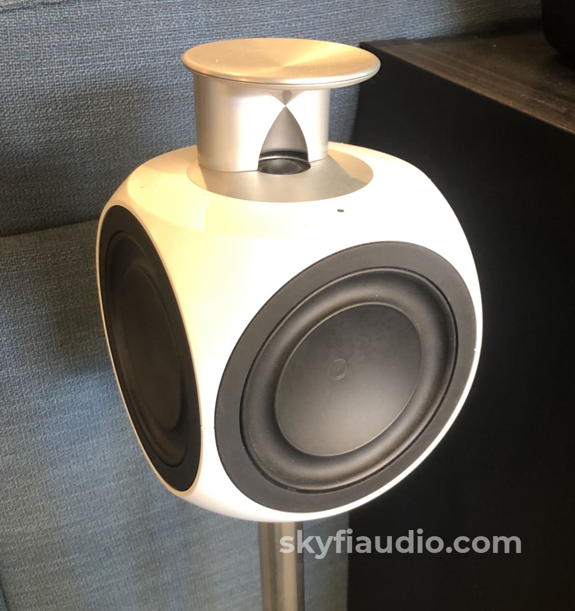 B&O (Bang & Olufsen) BeoLab 3 Powered Speakers - With Stands