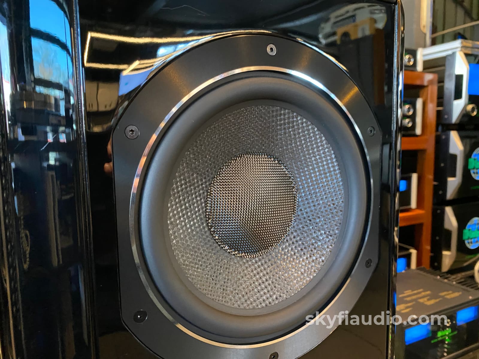 Bowers & Wilkins 802 Diamond (802D2) Speaker In Gloss Black Speakers