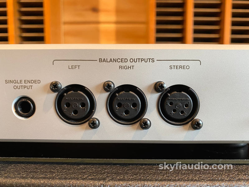 Bryston Bha-1 Balanced Headphone Amplifier