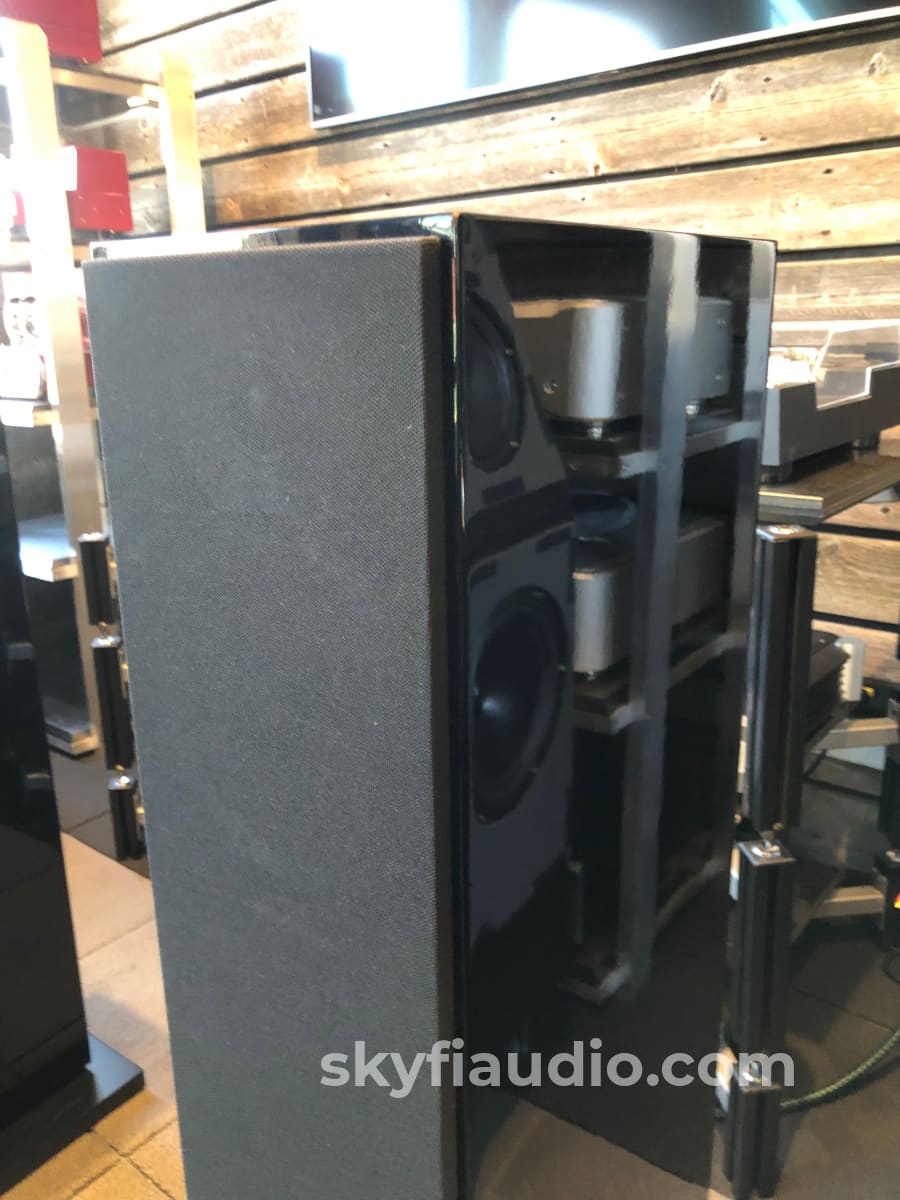 B&W (Bowers & Wilkins) Cm9 Floorstanding Speakers In Gloss Black