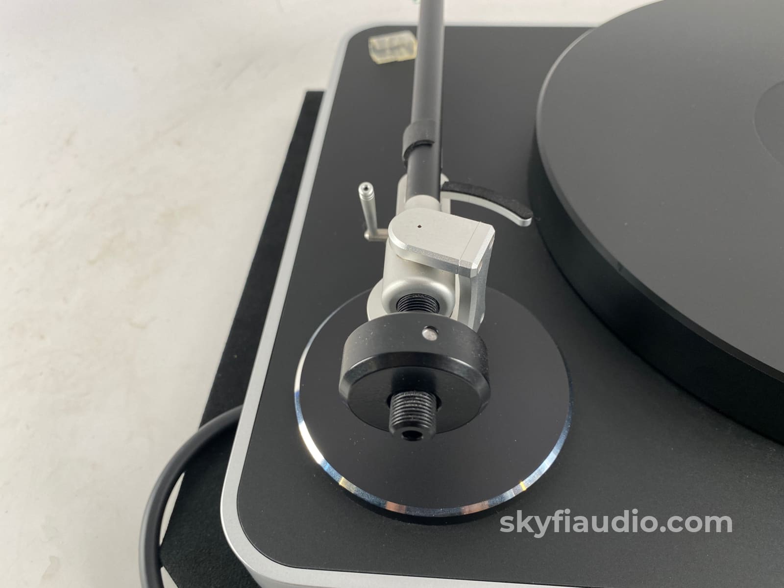 Clearaudio Concept Turntable With Upgraded Virtuoso Phono Cartridge