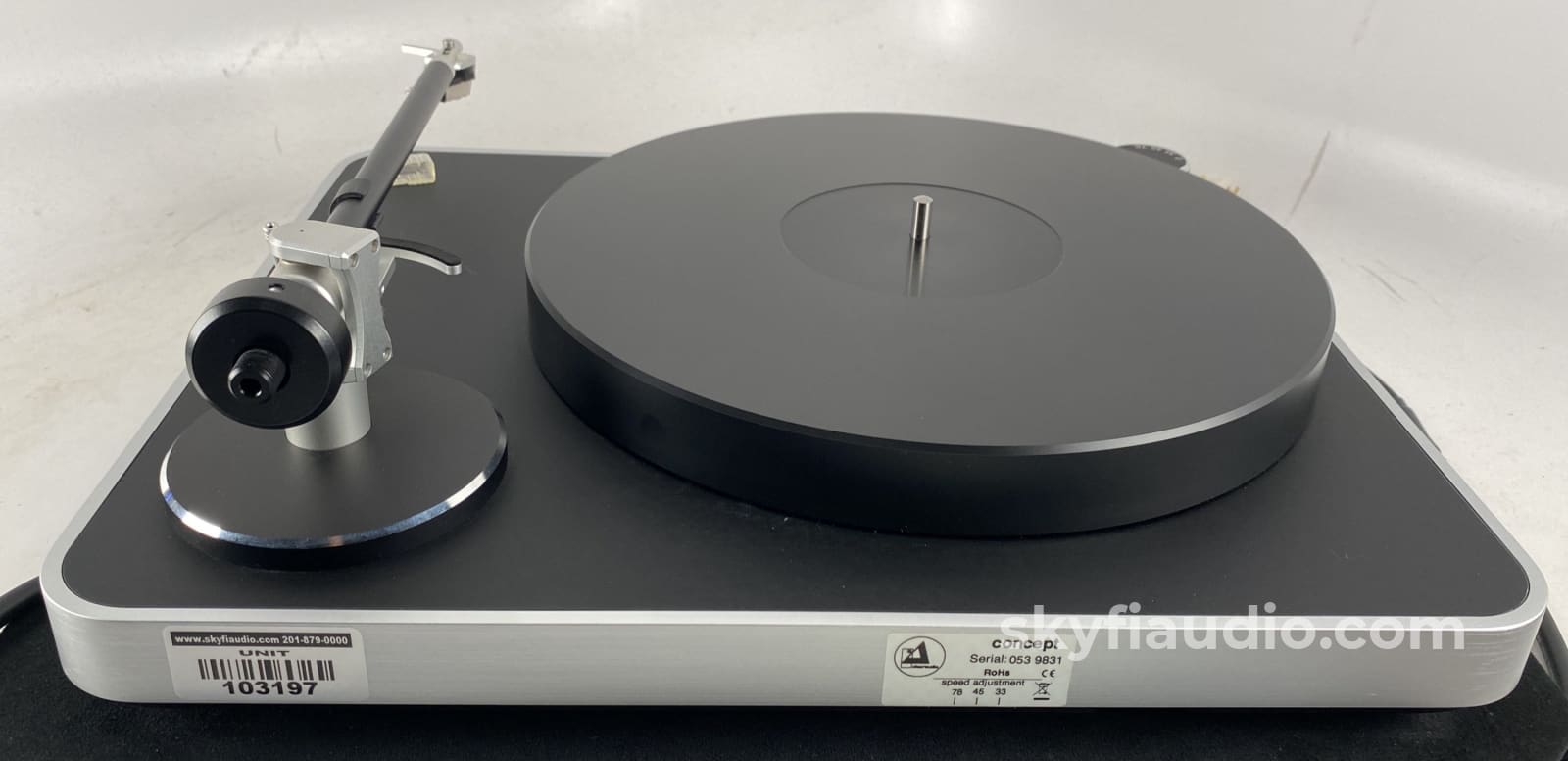 Clearaudio Concept Turntable With Upgraded Virtuoso Phono Cartridge