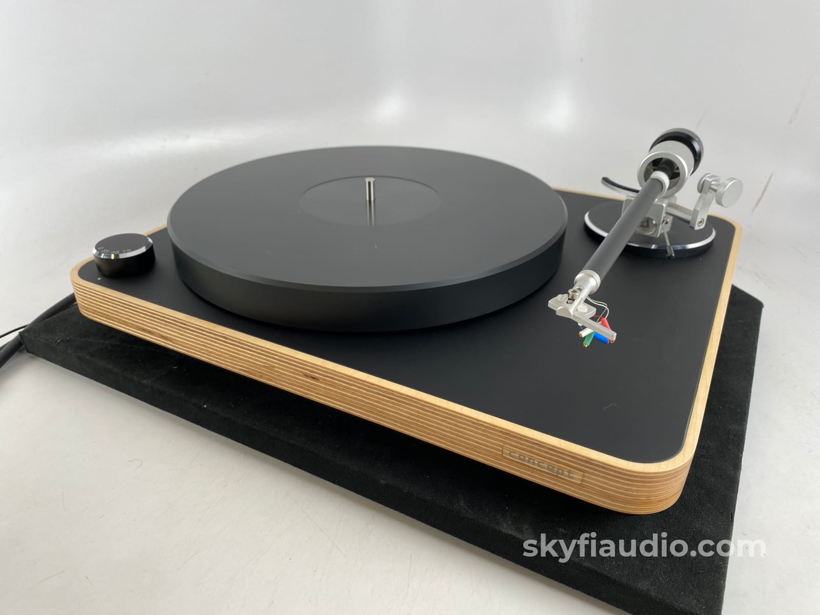 ClearAudio Concept Wood Turntable With New Sumiko Blue Point Special E