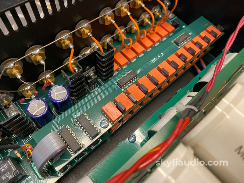 Conrad Johnson GAT Series 2 Reference Tube Preamplifier SkyFi Audio