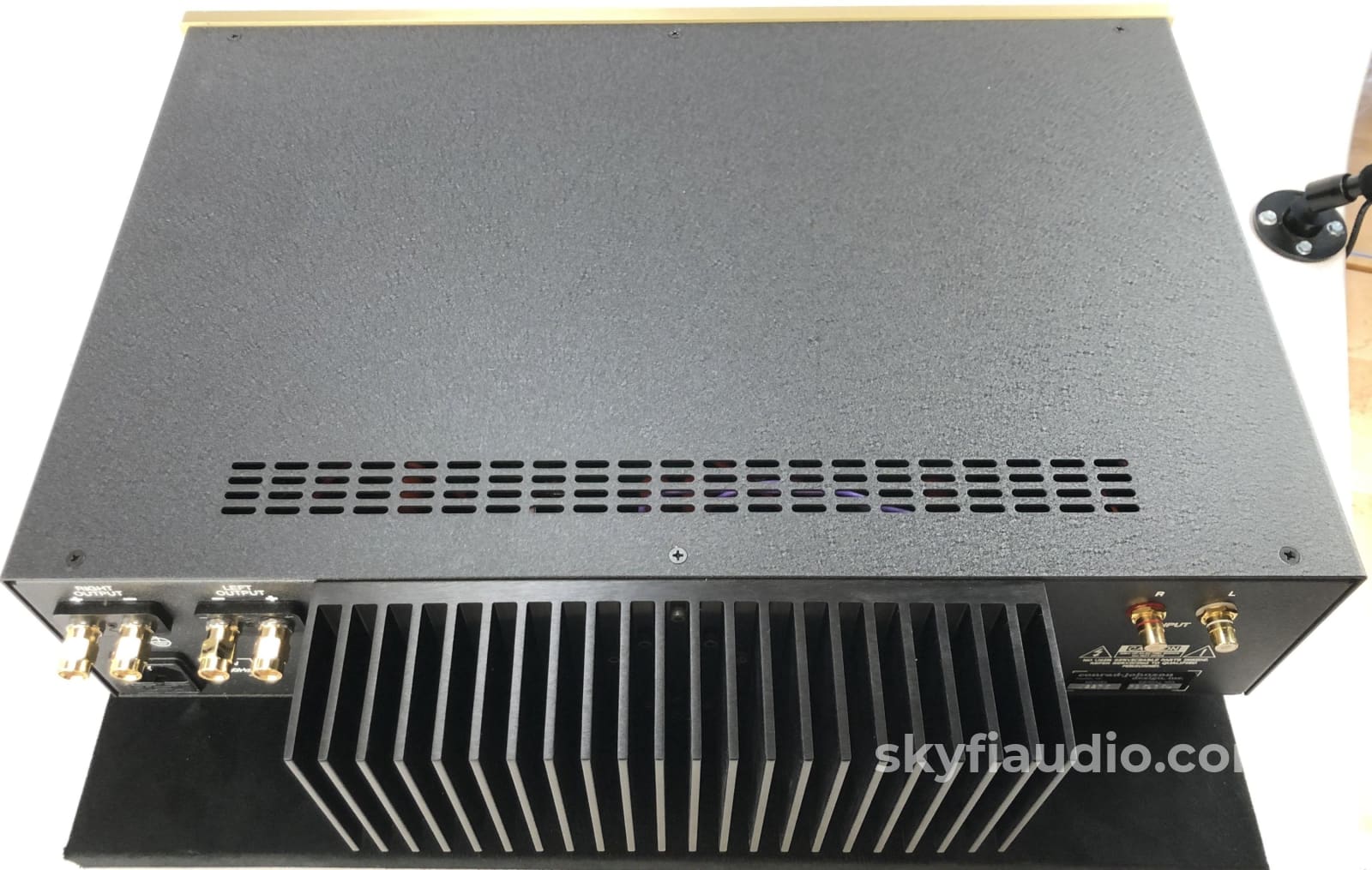 Conrad-Johnson Mf2275 Solid State Amplifier - Like New In Box