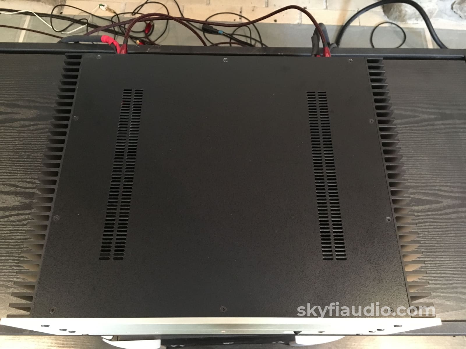 Conrad-Johnson Mf2300 Solid State Amplifier