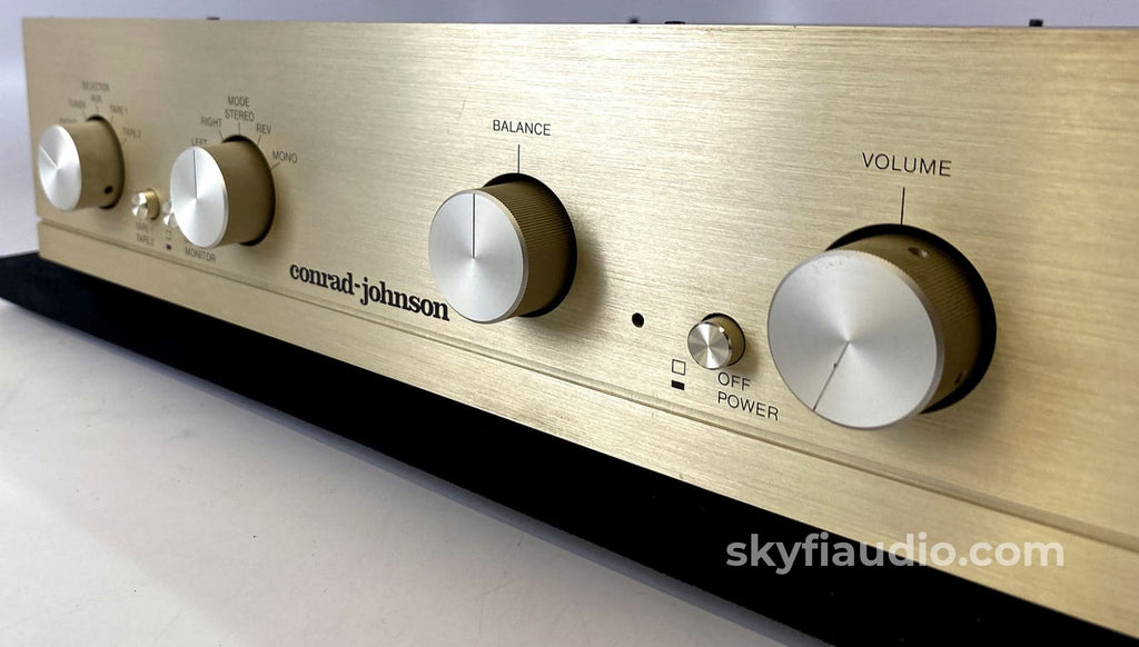 Conrad Johnson PV5 All-Tube Preamplifier with Phono – SkyFi Audio