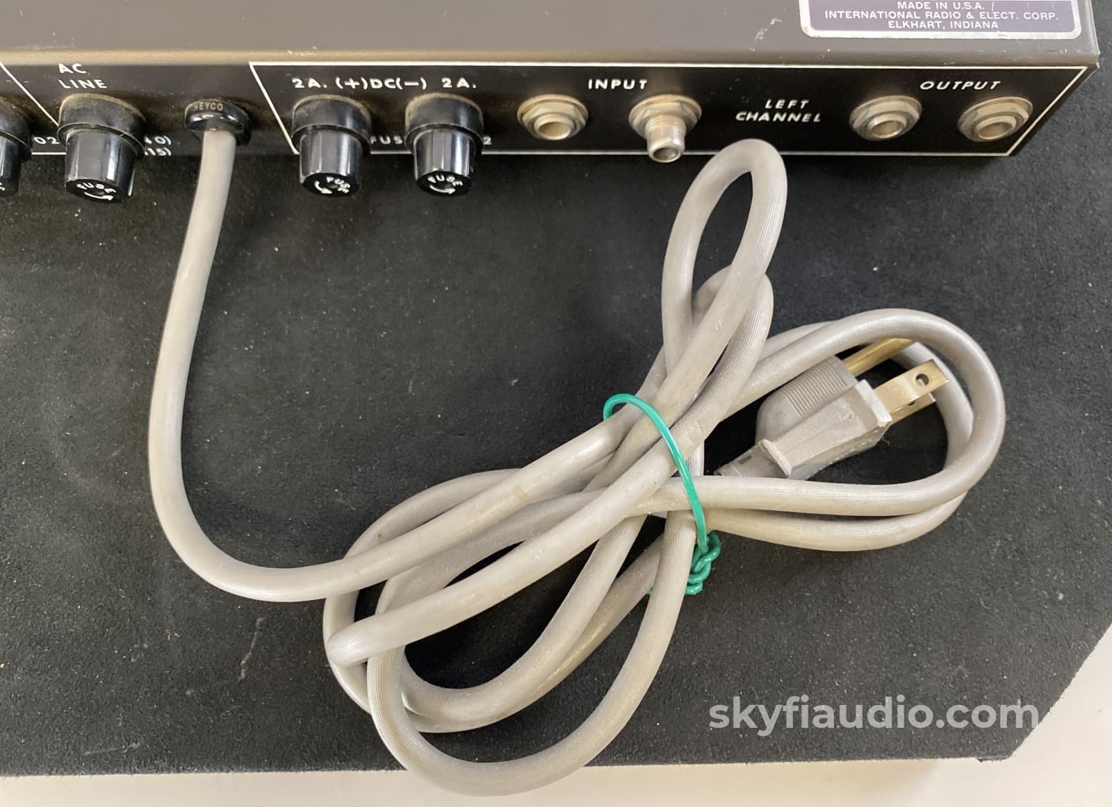 Crown D-40 Vintage Dual Channel Studio Amplifier