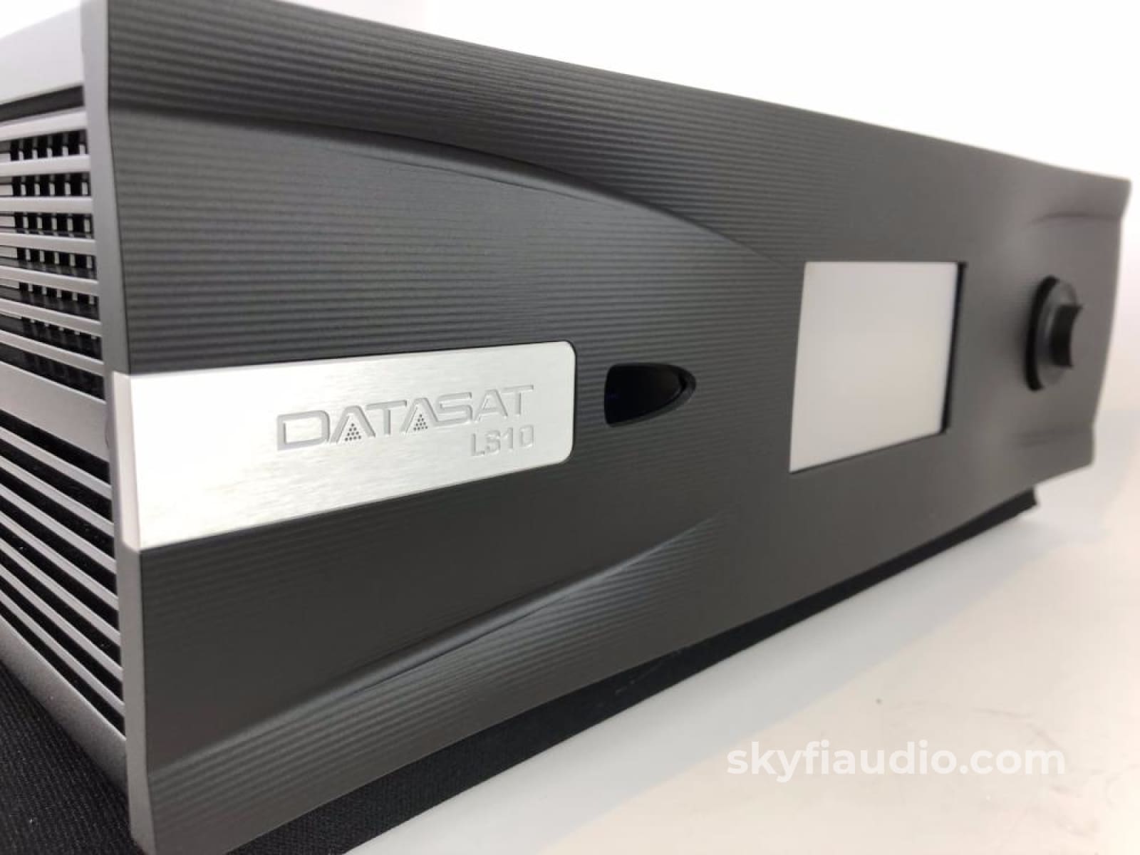 Datasat Digital Ls10 Theater Audio Processor Preamplifier