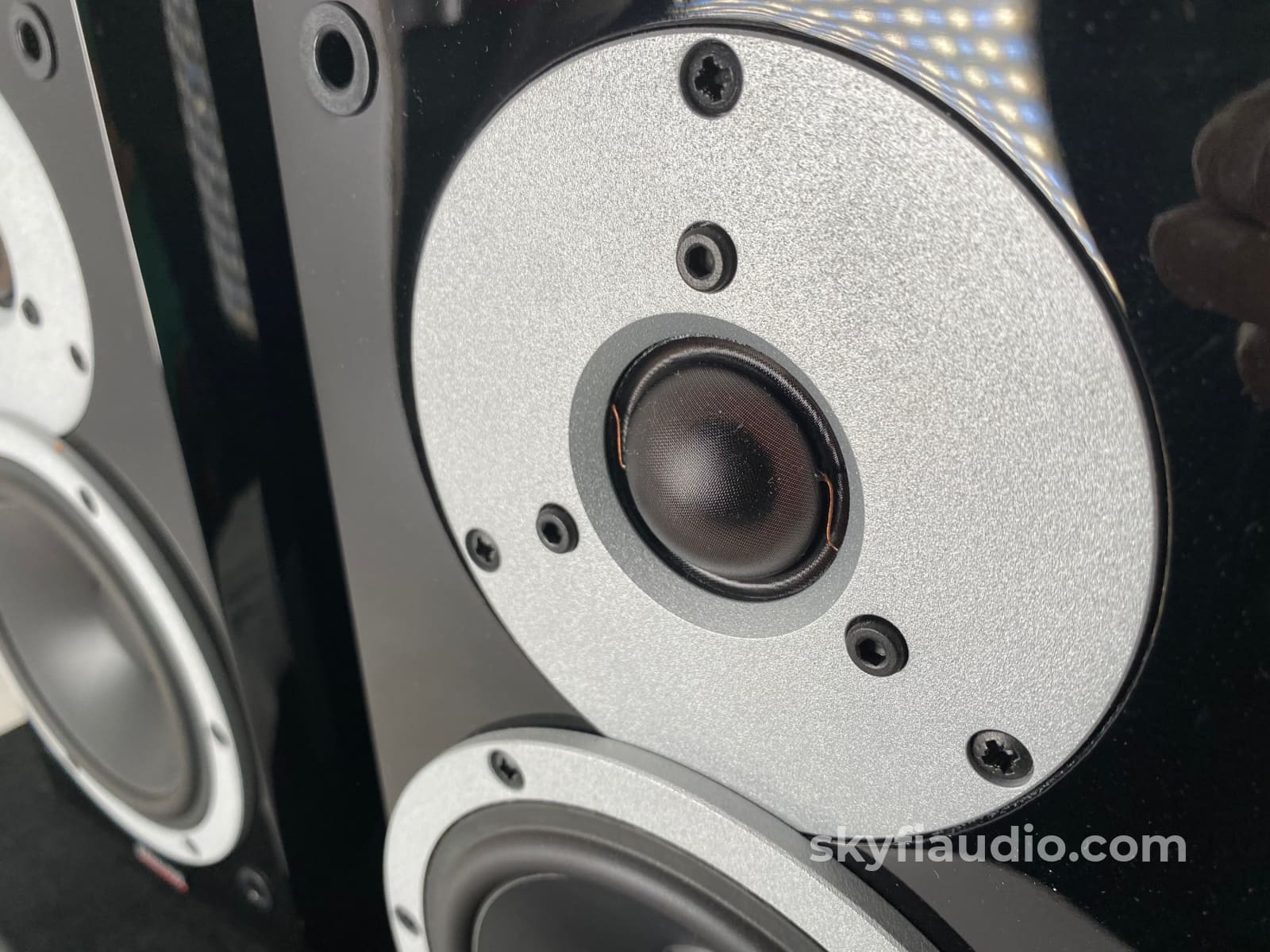 最前線の DYNAUDIO EXCITE X12 ペア ピアノブラック スピーカー