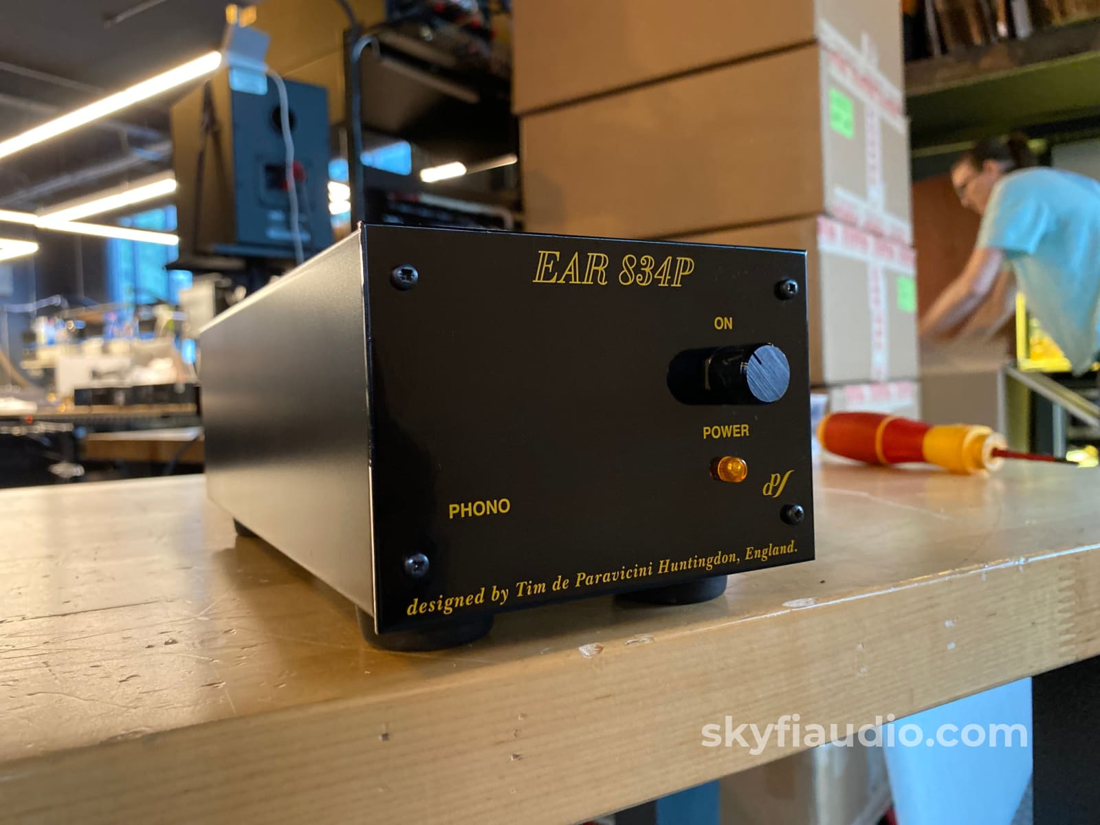 EAR (Esoteric Audio Research) 834P MM/MC Tube Phono Stage