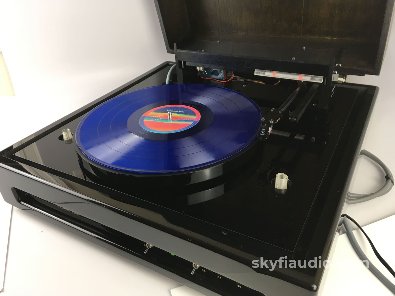 Goldmund Studio Linear Tracking Turntable With T3F Pl8 Controller