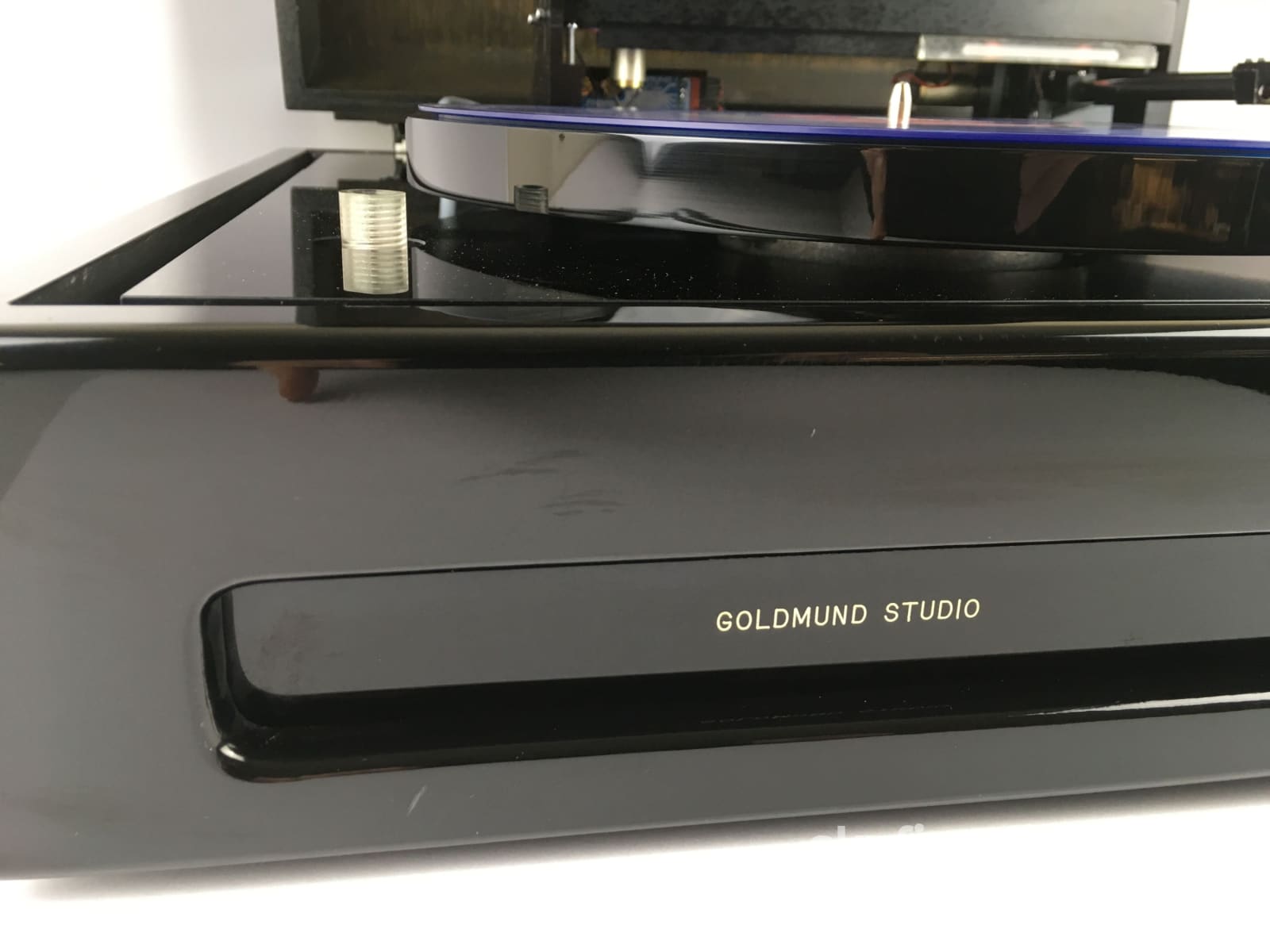 Goldmund Studio Linear Tracking Turntable With T3F Pl8 Controller