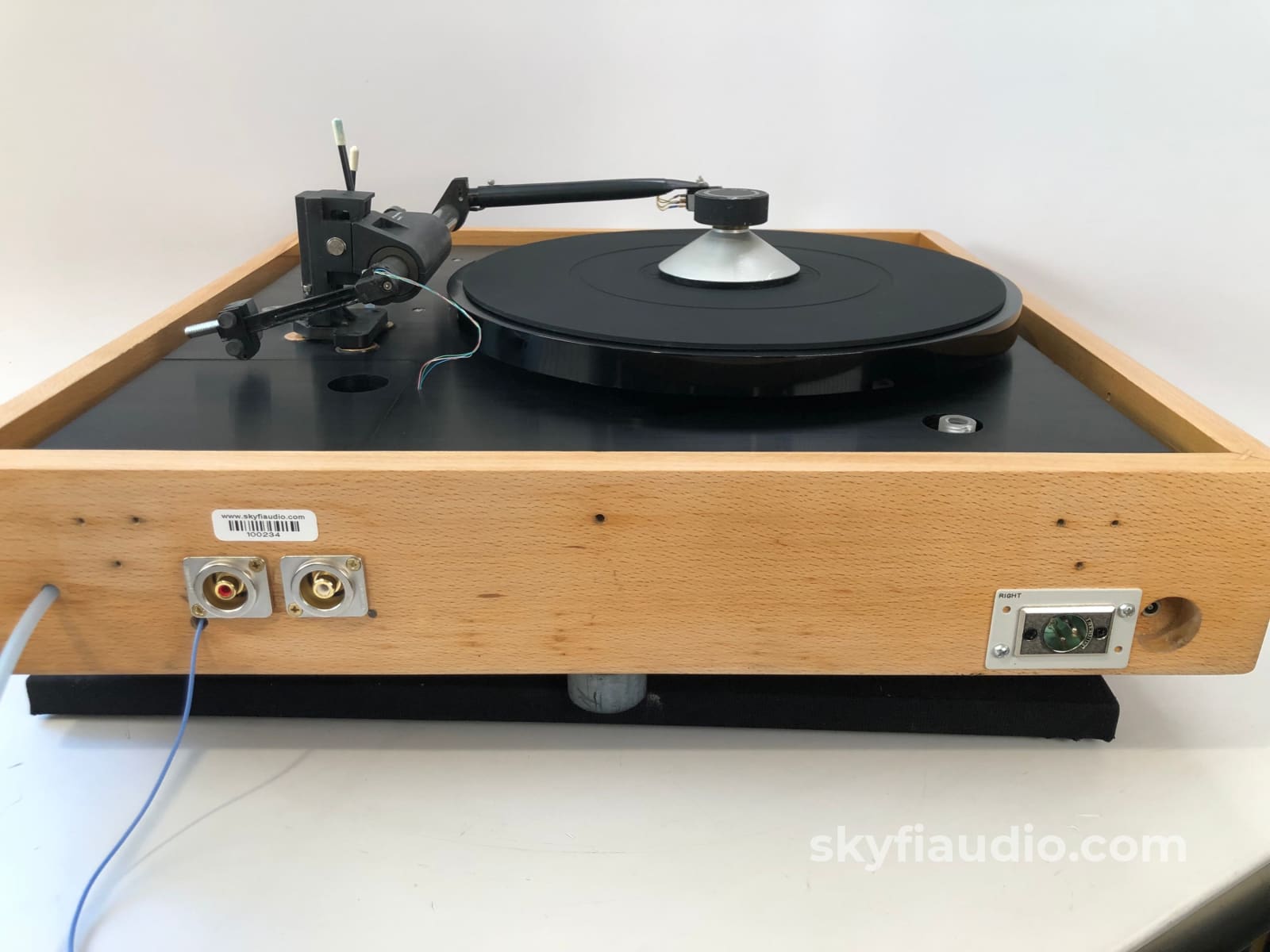 Goldmund Studio Turntable With Eminent Technologies Linear Air Bearing Arm And Grado Cartridge