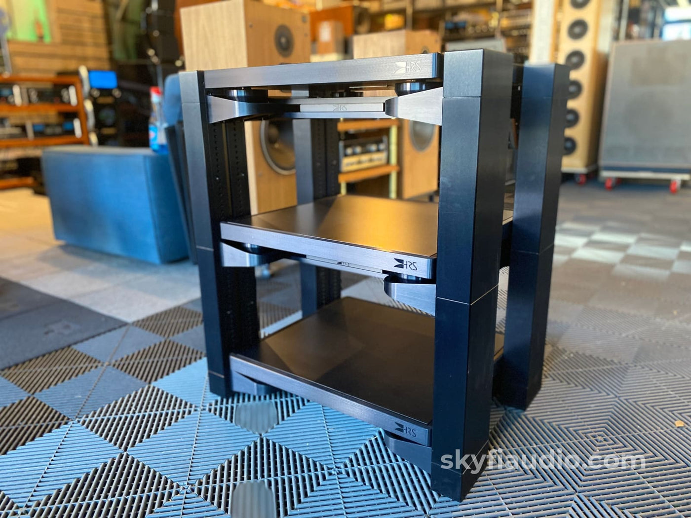 HRS VXR 3 Shelf Isolation Rack