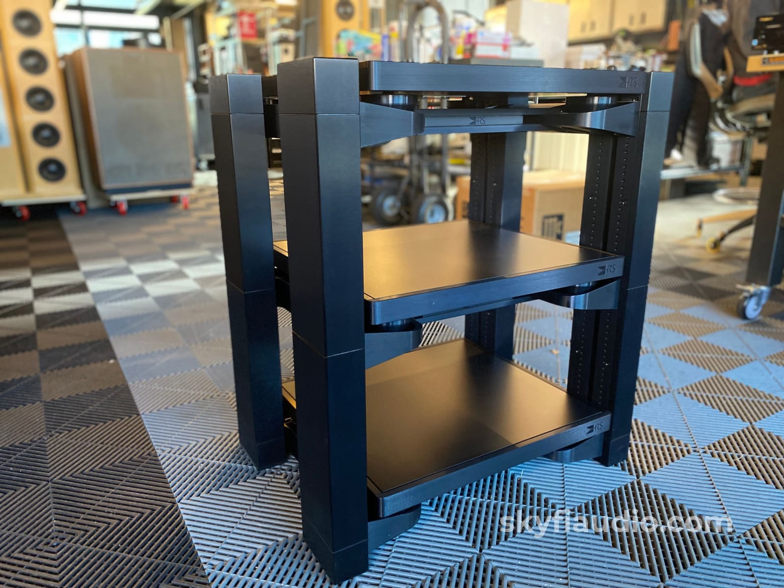 HRS VXR 3 Shelf Isolation Rack – SkyFi Audio