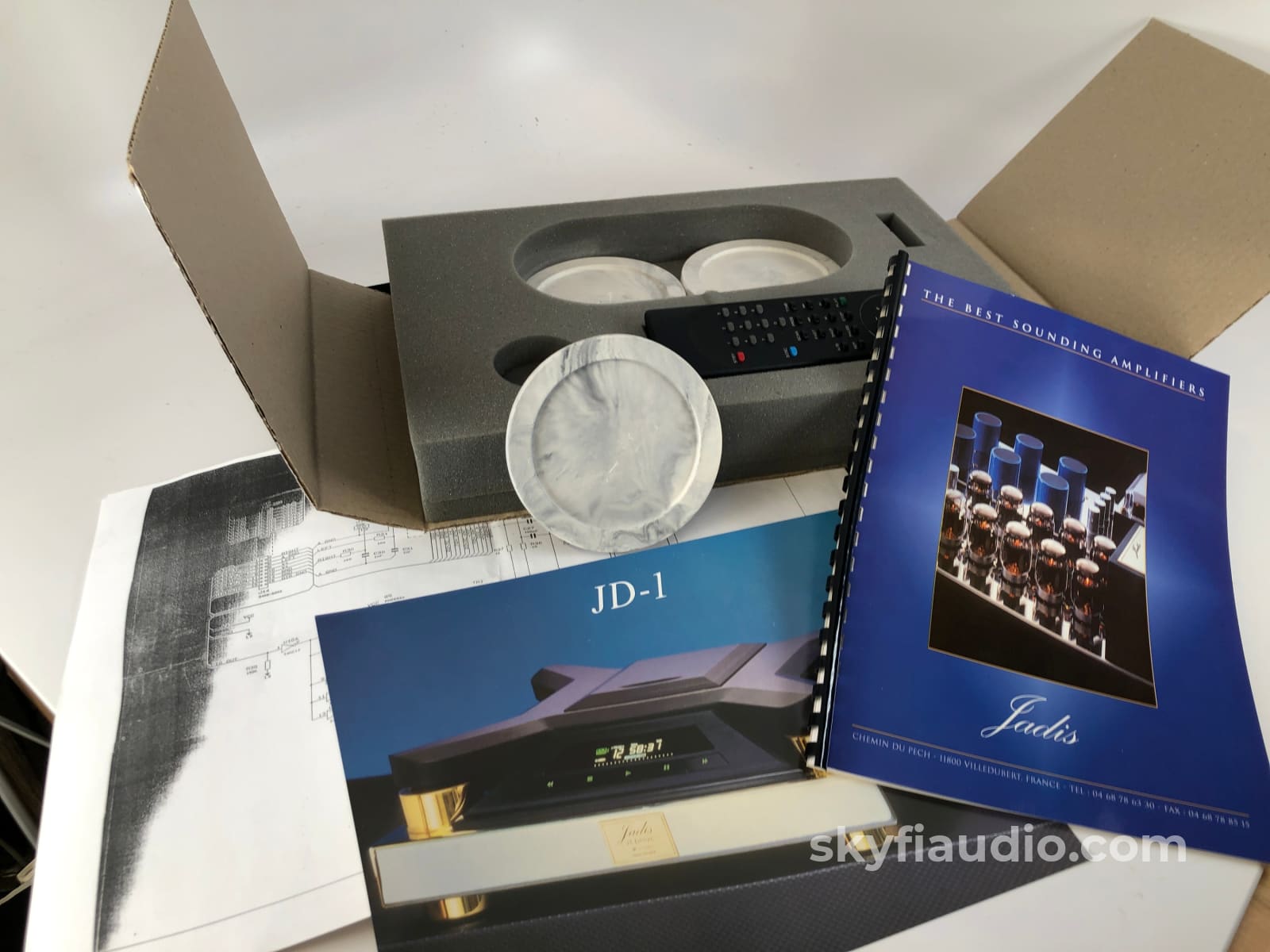Jadis Jd1 Drive Cd Transport In Rare Rosewood - Like New In Box + Digital