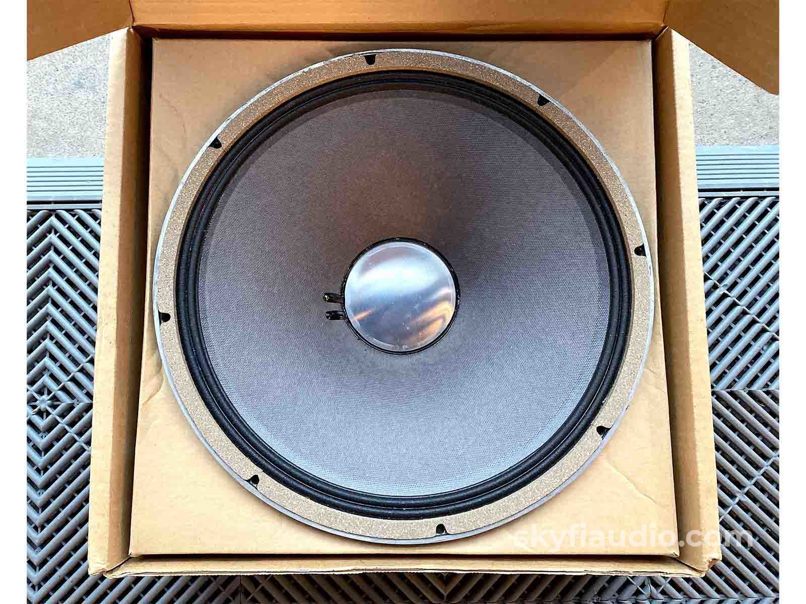 https://skyfiaudio.com/cdn/shop/products/james-b-lansing-jbl-d130-vintage-speaker-tested-and-working-properly-speakers-701.jpg?v=1674014362&width=2048&utm_source=chatgpt.com
