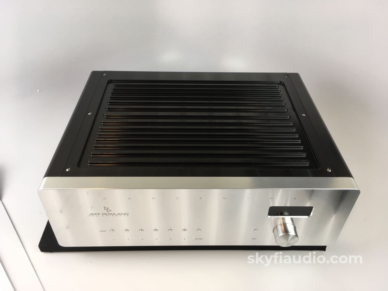 Jeff Rowland Concentra Integrated Solid State Amplifier