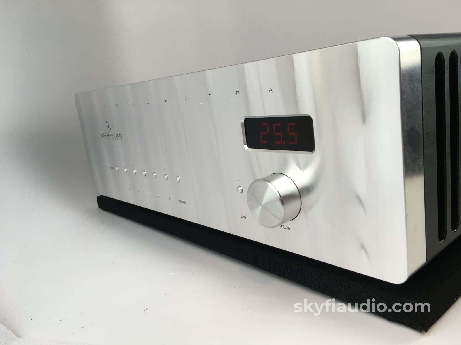 Jeff Rowland Concentra Integrated Solid State Amplifier