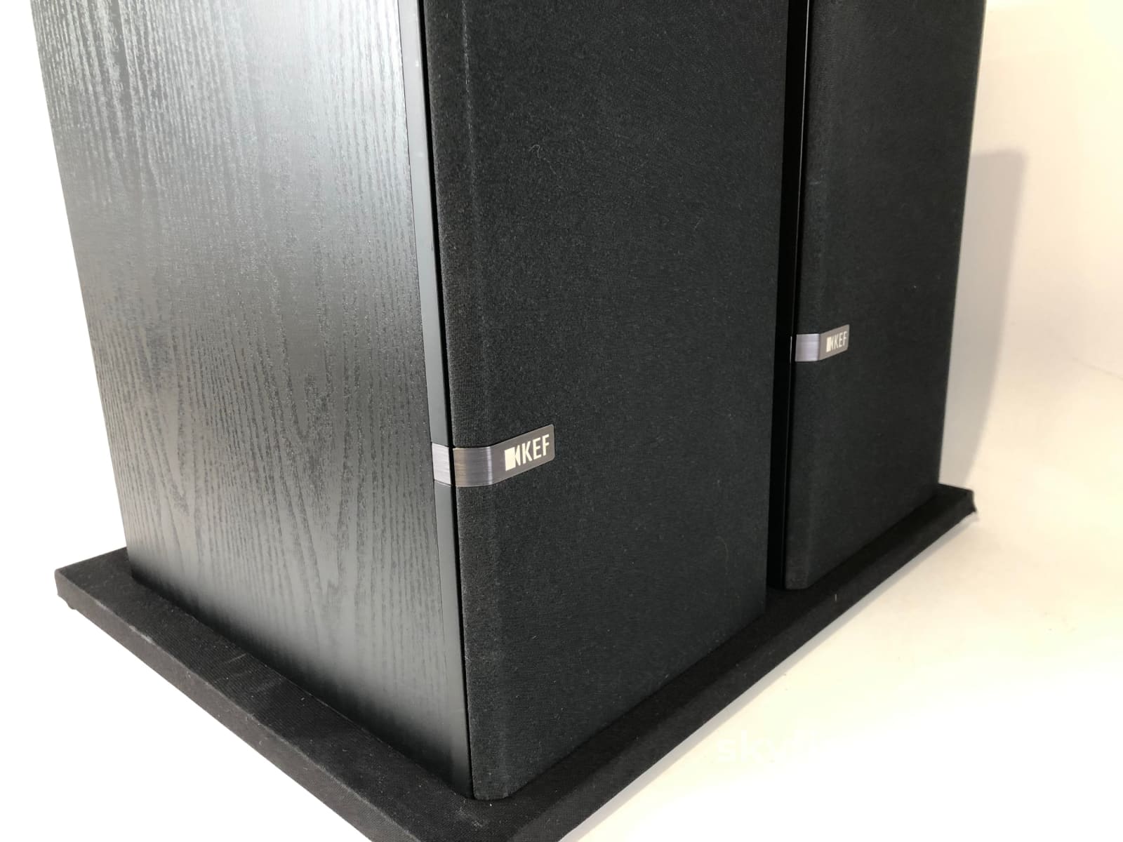 KEF Q300 Coaxial Bookshelf Speakers - Like New