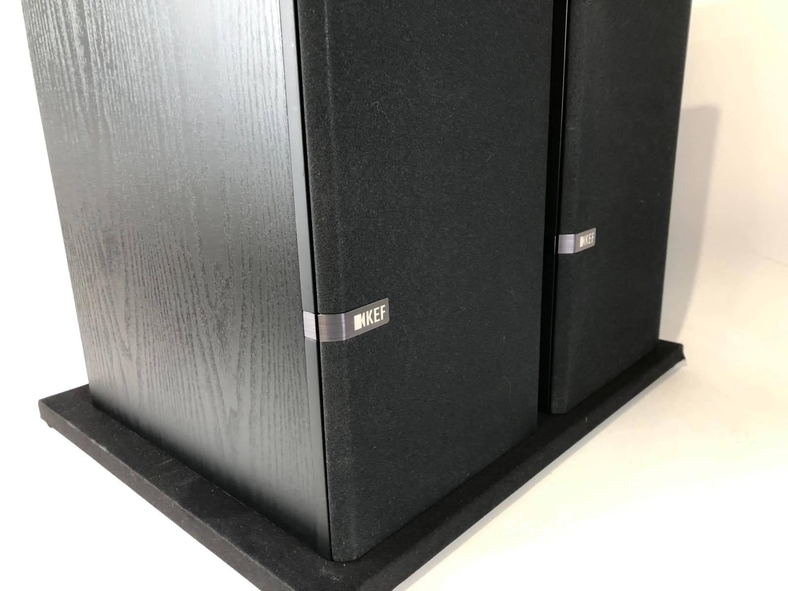 Kef Q300 Coaxial Bookshelf Speakers - Like New