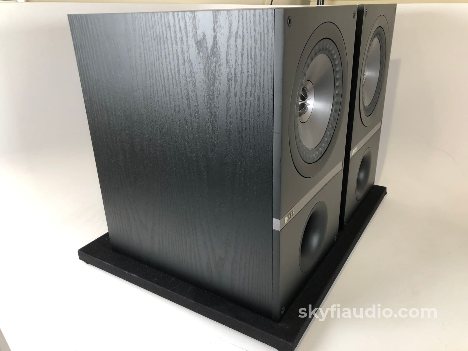 KEF Q300 Coaxial Bookshelf Speakers - Like New