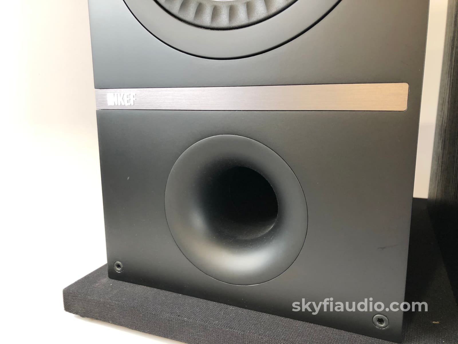 KEF Q300 Coaxial Bookshelf Speakers - Like New