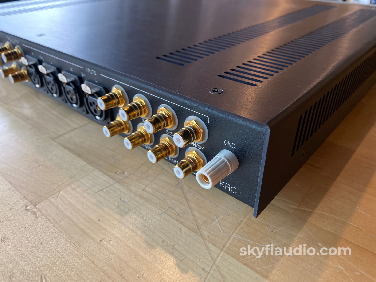 Krell Krc Preamplifier With Separate Power Supply