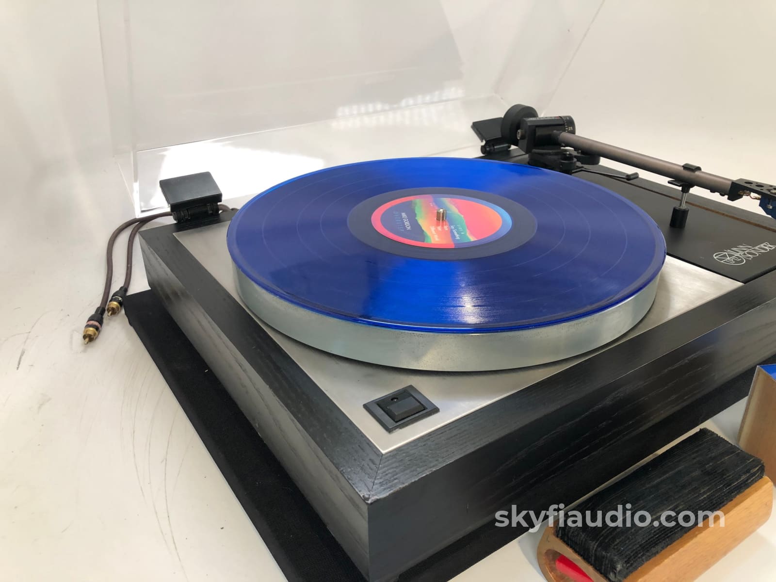 Legendary Linn Lp12 Turntable With New Sumiko Blue Point No. 2 Cartridge