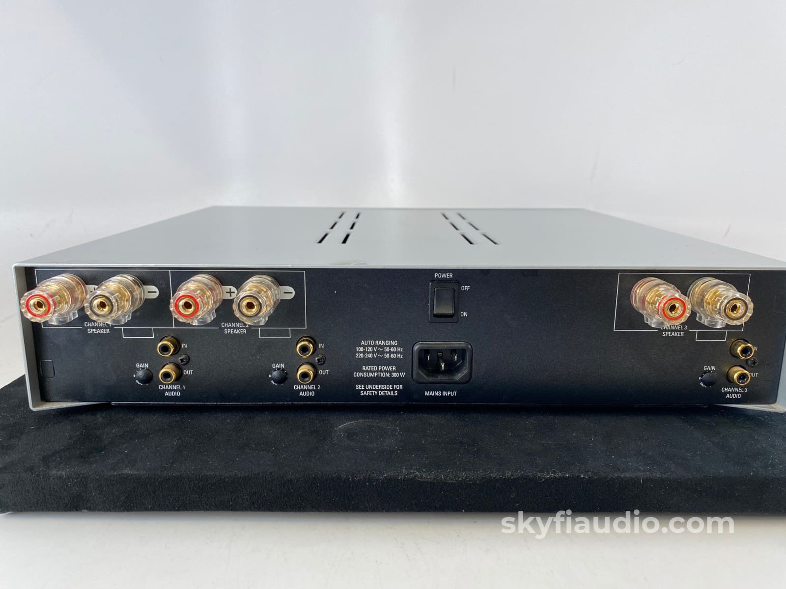 Linn Akurate Chakra C3200 Amplifier 3 Channels Perfect For Home Theater