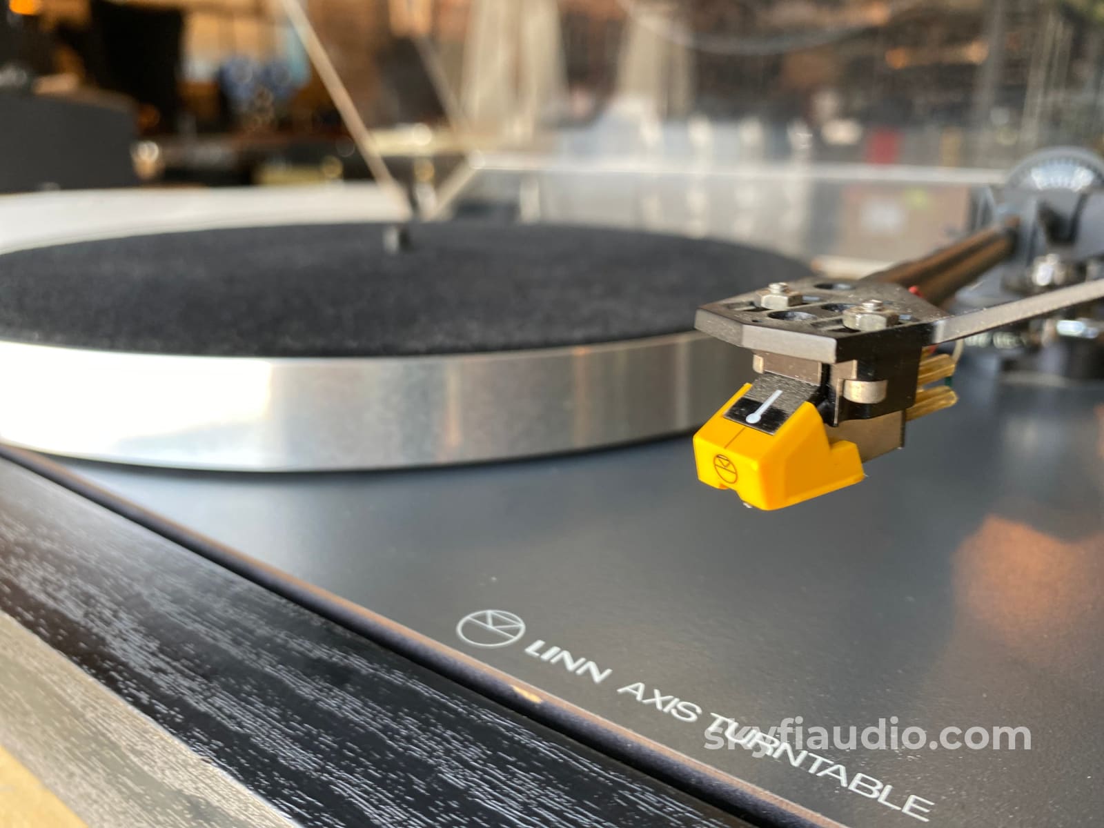 Linn Axis Turntable with Audio-Technica Cartridge - Serviced