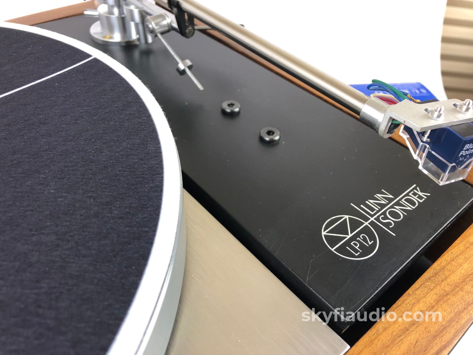 Linn Lp12 Classic Turntable With Luxman Tonearm And New Sumiko Cartridge
