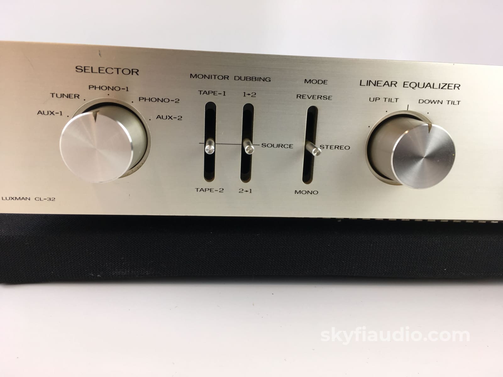 Luxman CL-32 Tube Preamp with 2 Phono Inputs