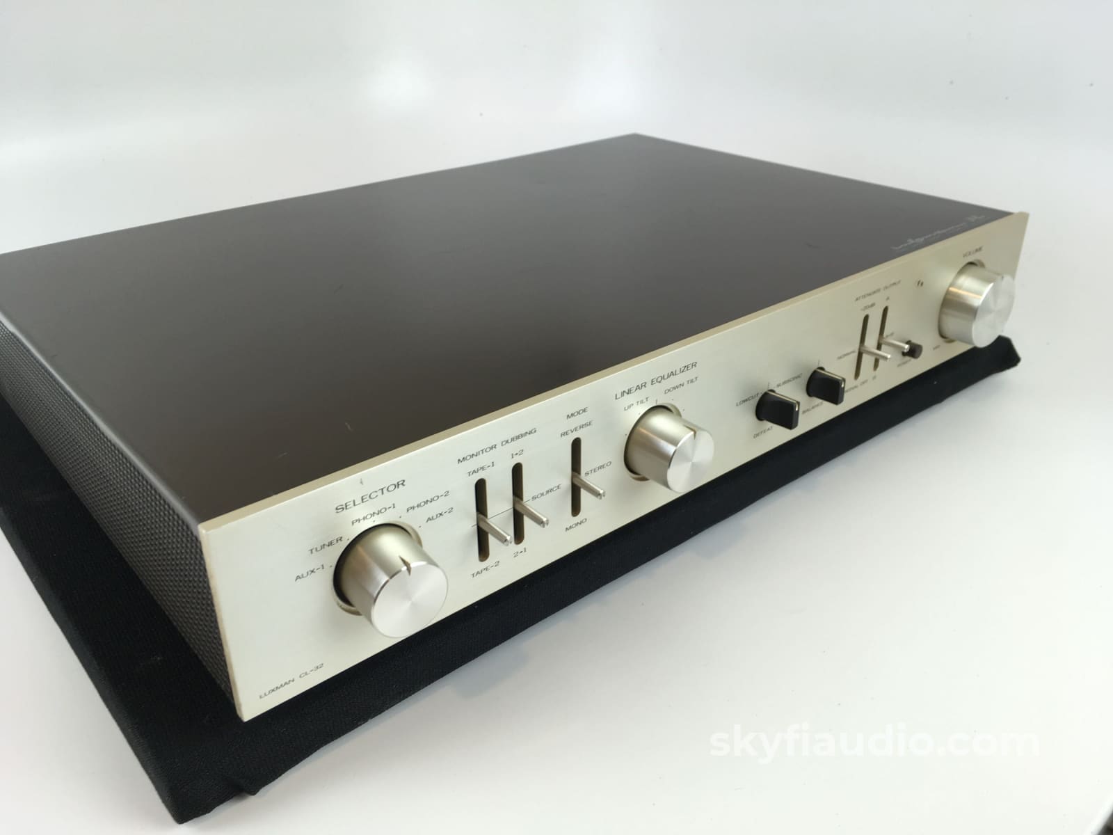 Luxman Cl-32 Tube Preamp With 2 Phono Inputs Preamplifier