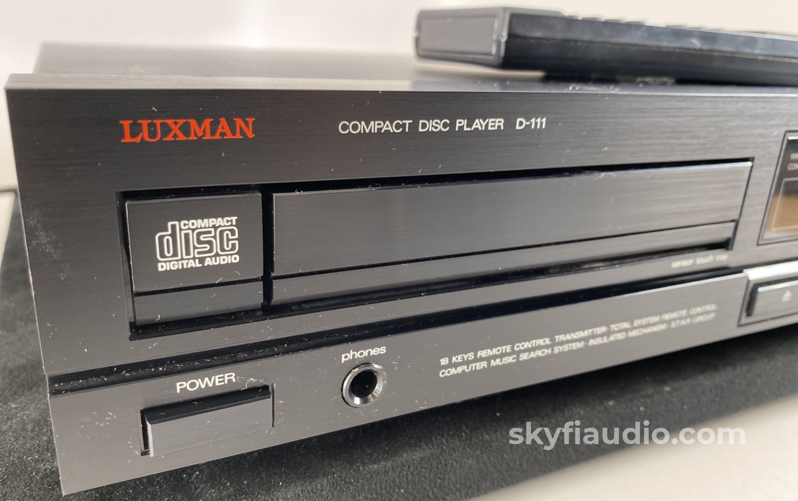 Luxman D-111 Vintage Cd Player With Remote - Dual D/A Converters + Digital