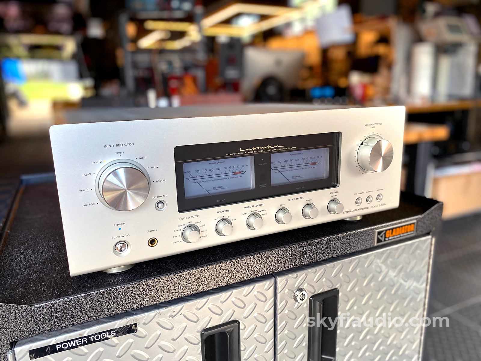 Luxman L-505u Integrated Amplifier with Phono and Meters