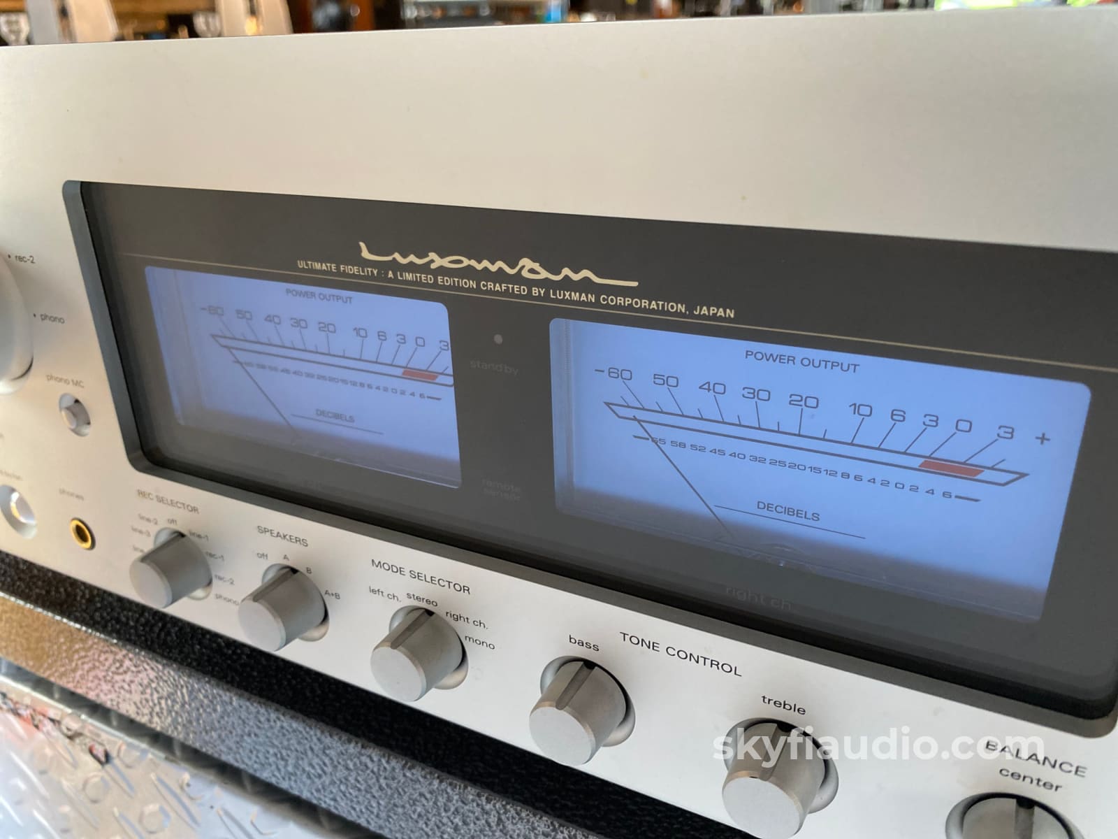 Luxman L-505U Integrated Amplifier With Phono And Meters