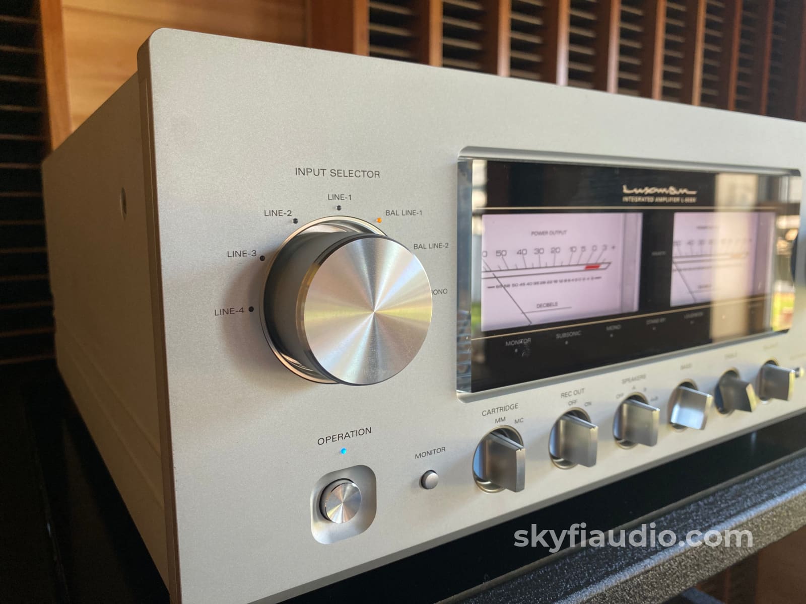 Luxman L-509X Solid State Integrated Amplifier - Demo and Complete