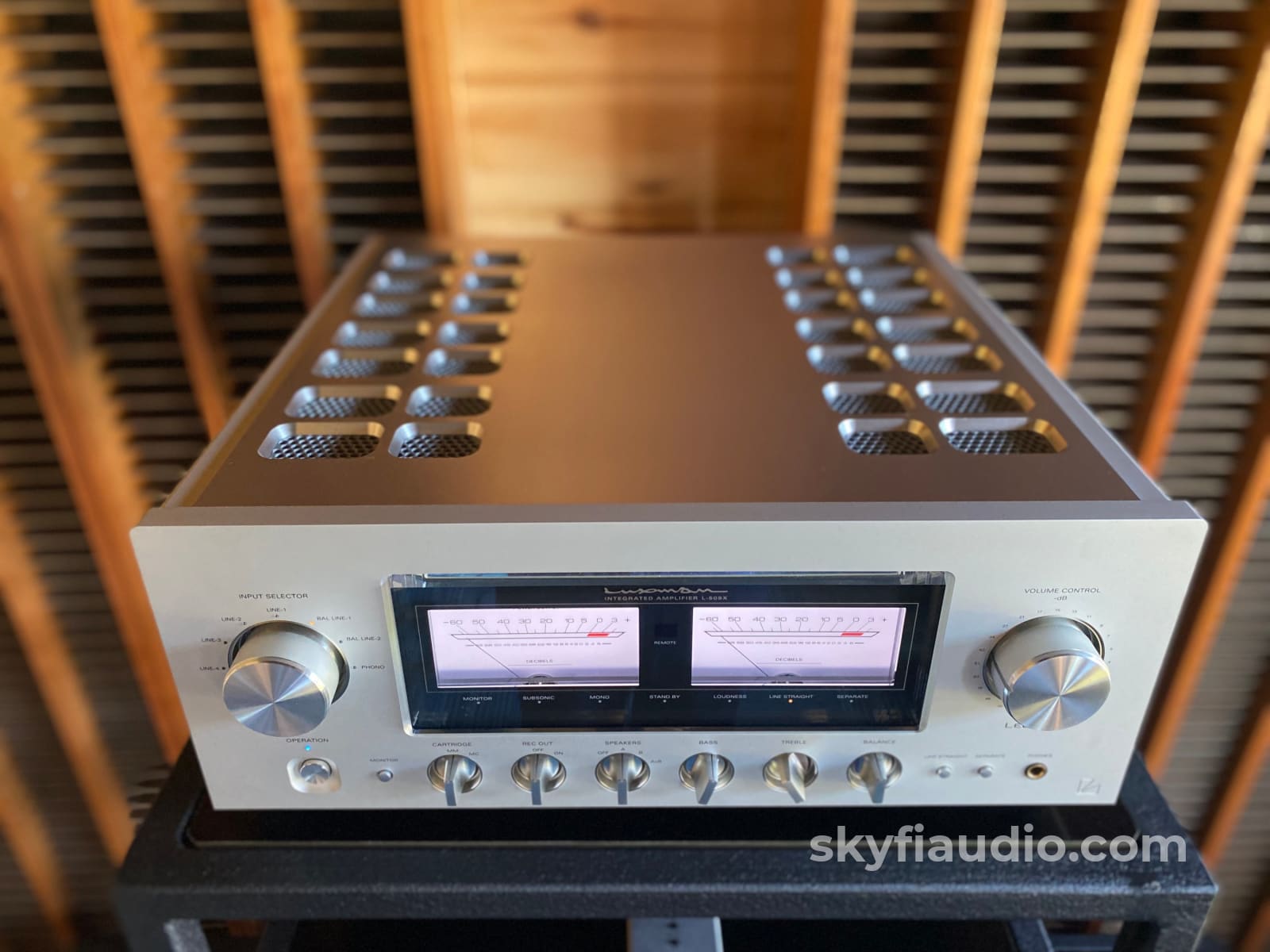 Luxman L-509X Solid State Integrated Amplifier - Demo And Complete