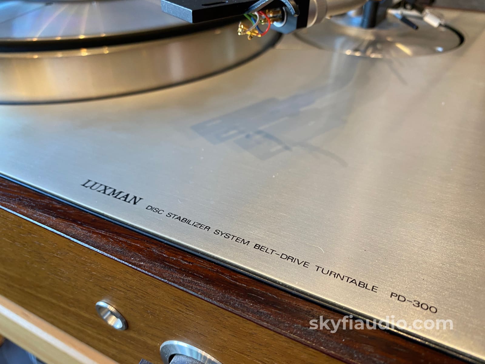 Luxman Pd-300 Vintage Turntable With New Sumiko Blackbird Mc Cartridge