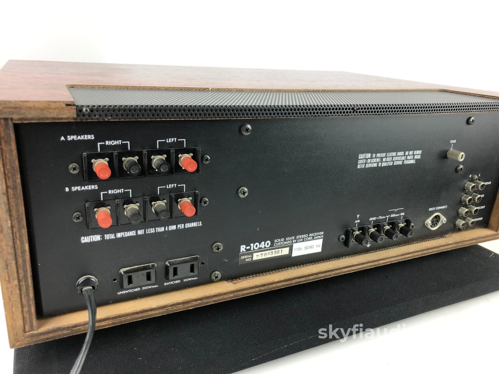 Luxman R-1040 Vintage Receiver From The 70S Integrated Amplifier