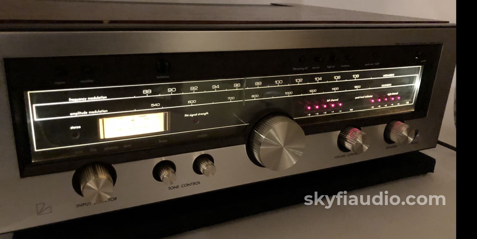 Luxman R-1040 Vintage Receiver From The 70S Integrated Amplifier
