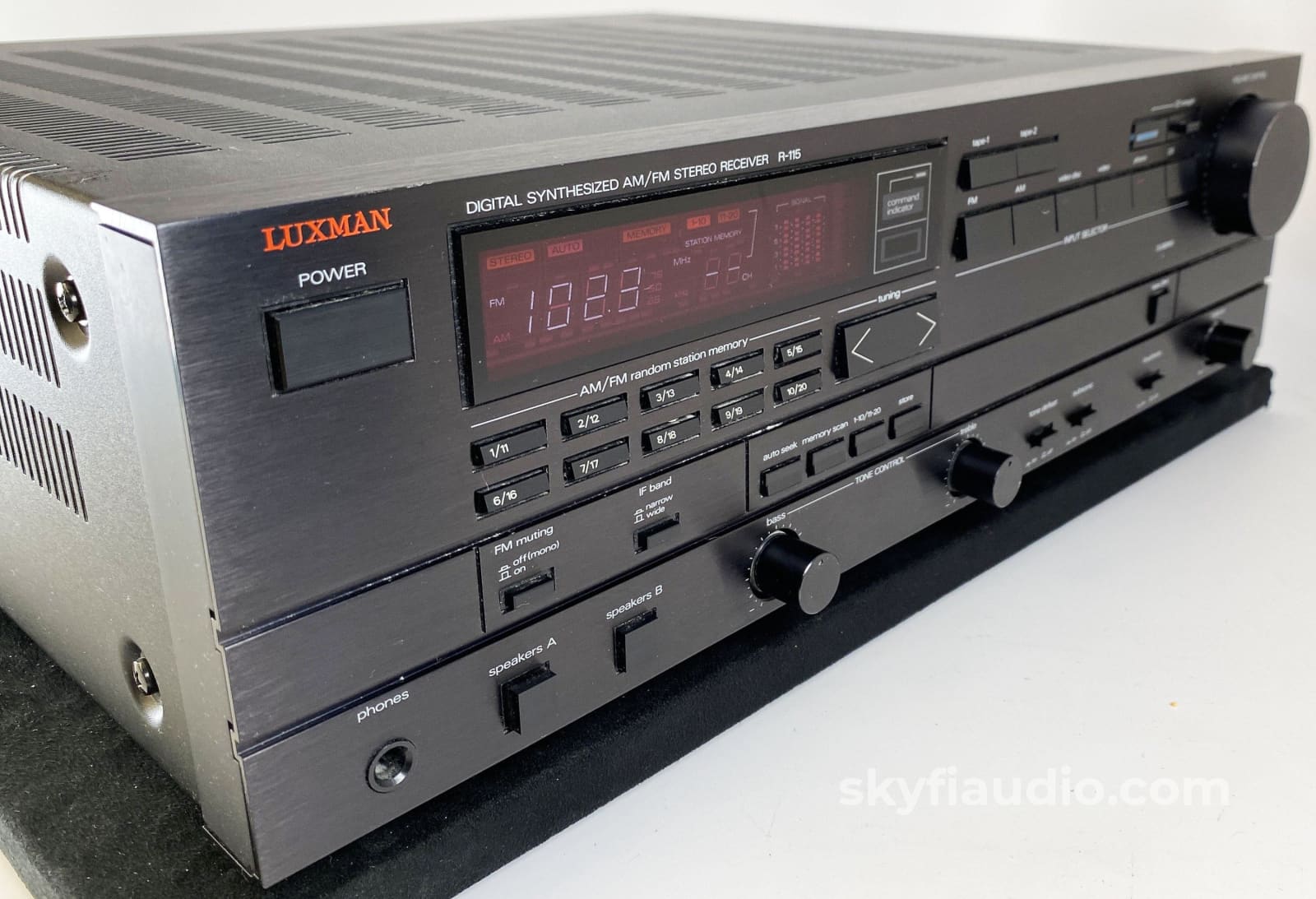 Luxman R-115 Vintage Digital Synthesized Am/Fm Stereo Receiver Integrated Amplifier