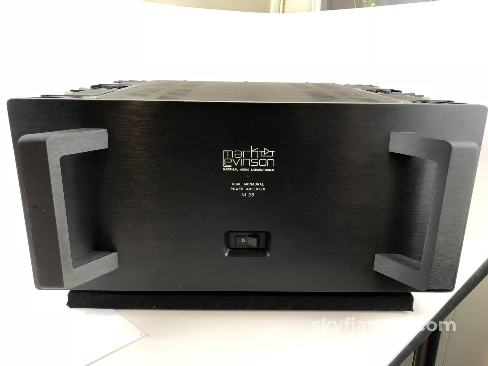 Mark Levinson No.23 Dual Monaural Solid State Amplifier